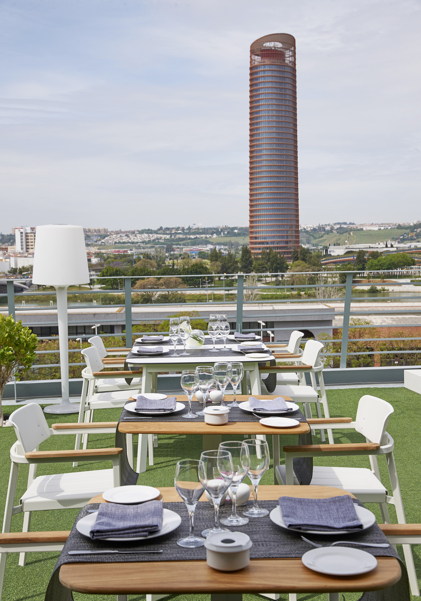 Servicios del hotel NH Sevilla Plaza de Armas Servicios del hotel NH Sevilla Plaza de Armas
