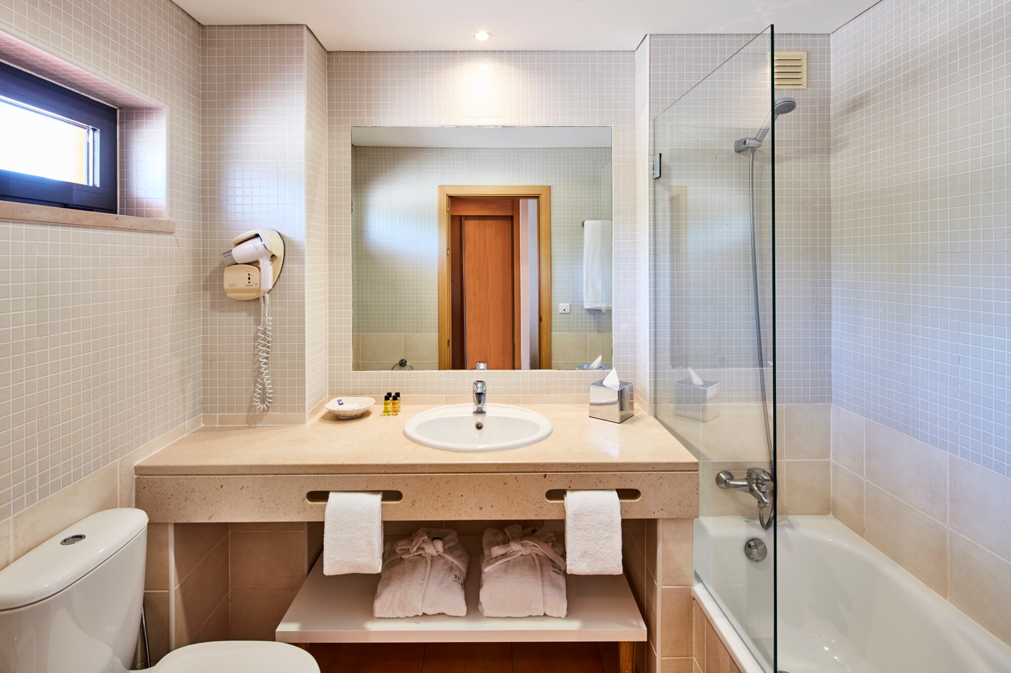 Room Familiar Conectada
