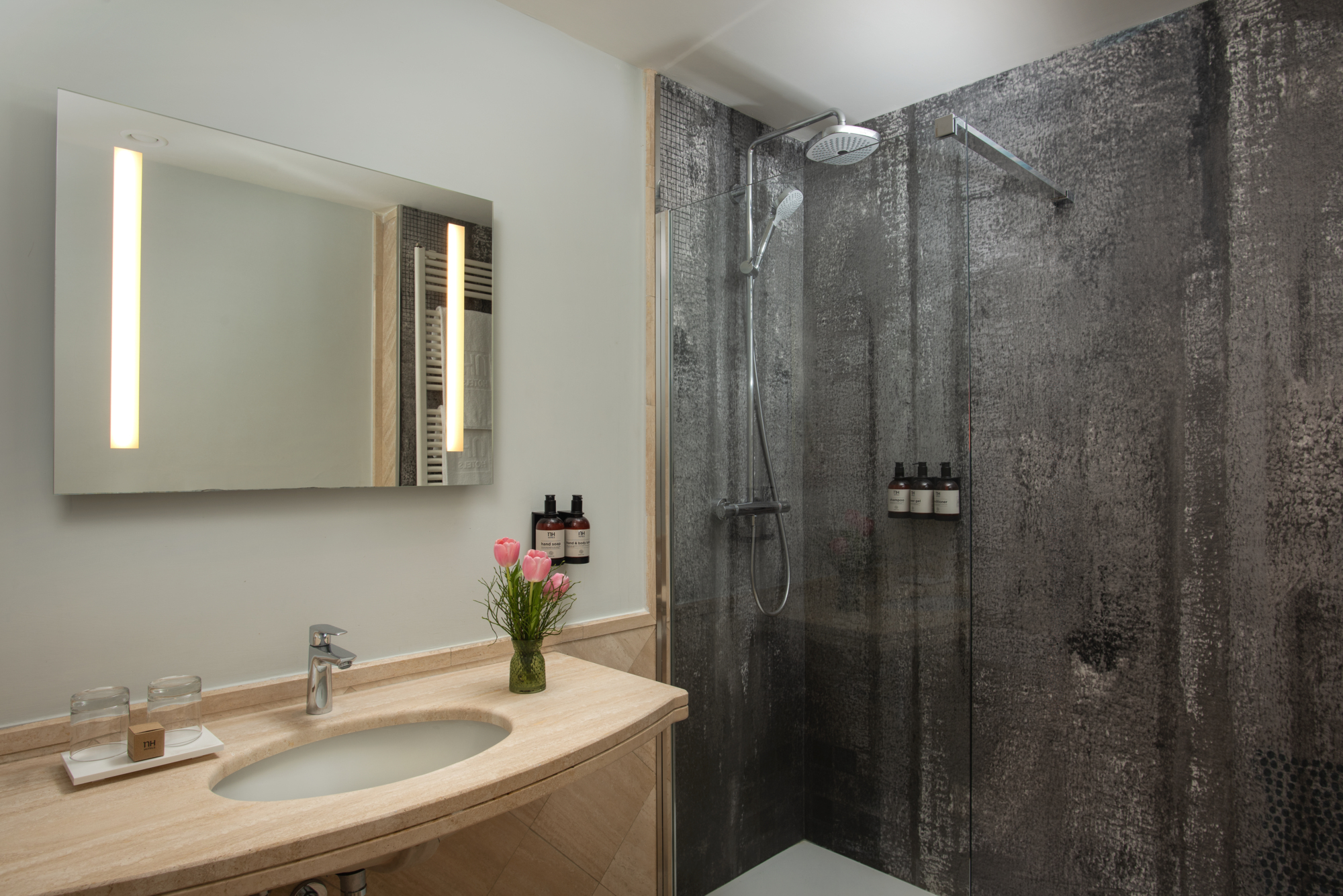 Photo - Anglo American Hotel Florence, Curio Collection By Hilton