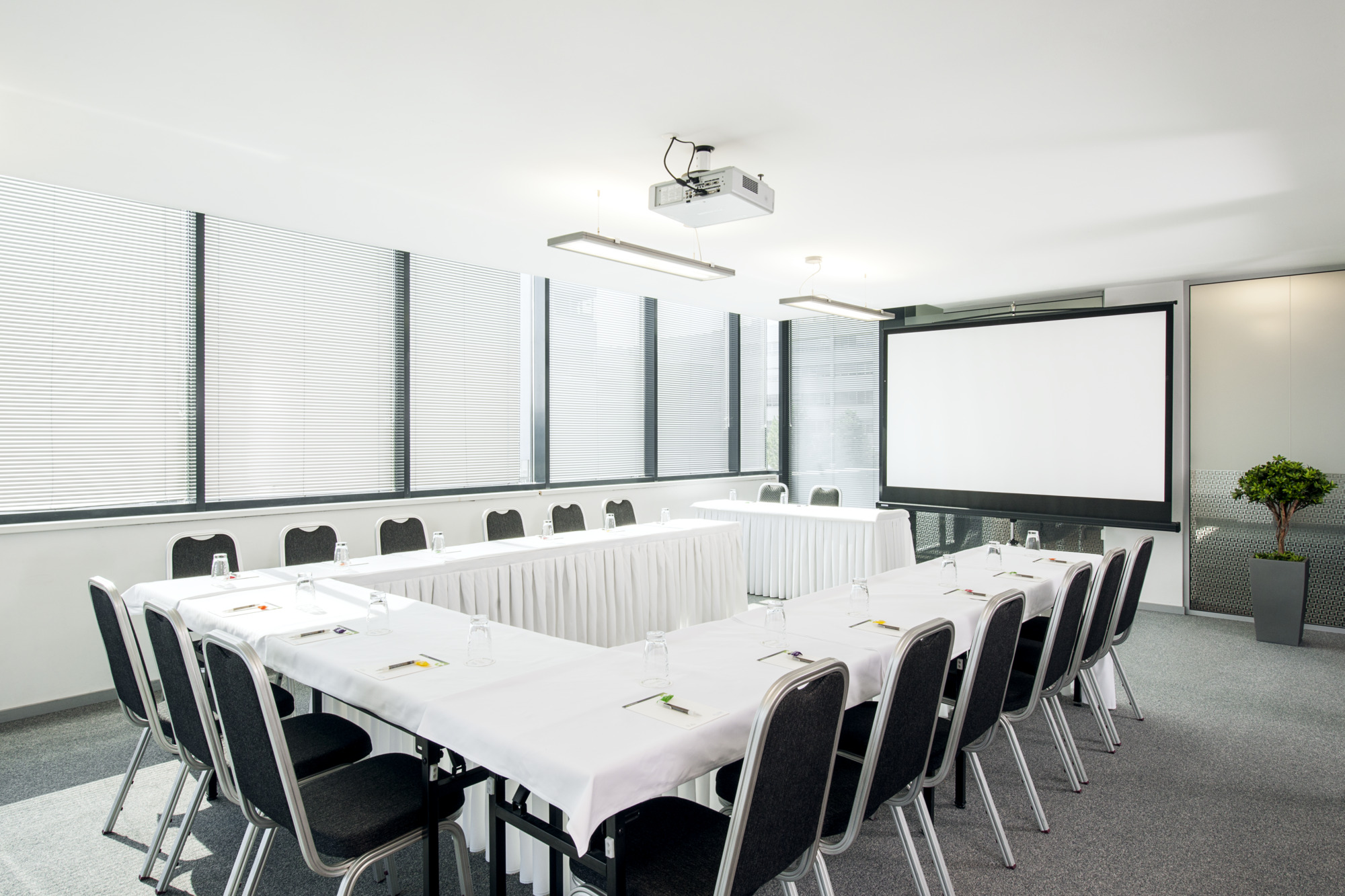 Photo - NH Bratislava Gate One