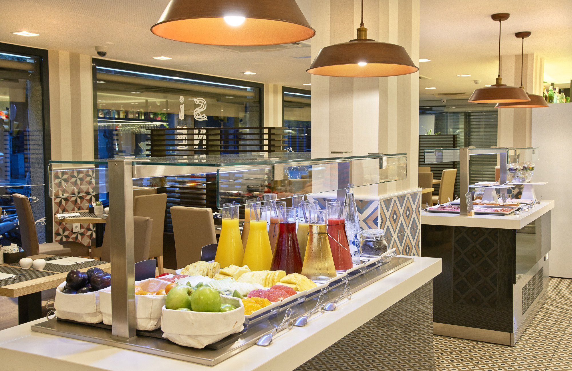 Dining NH Barcelona Les Corts