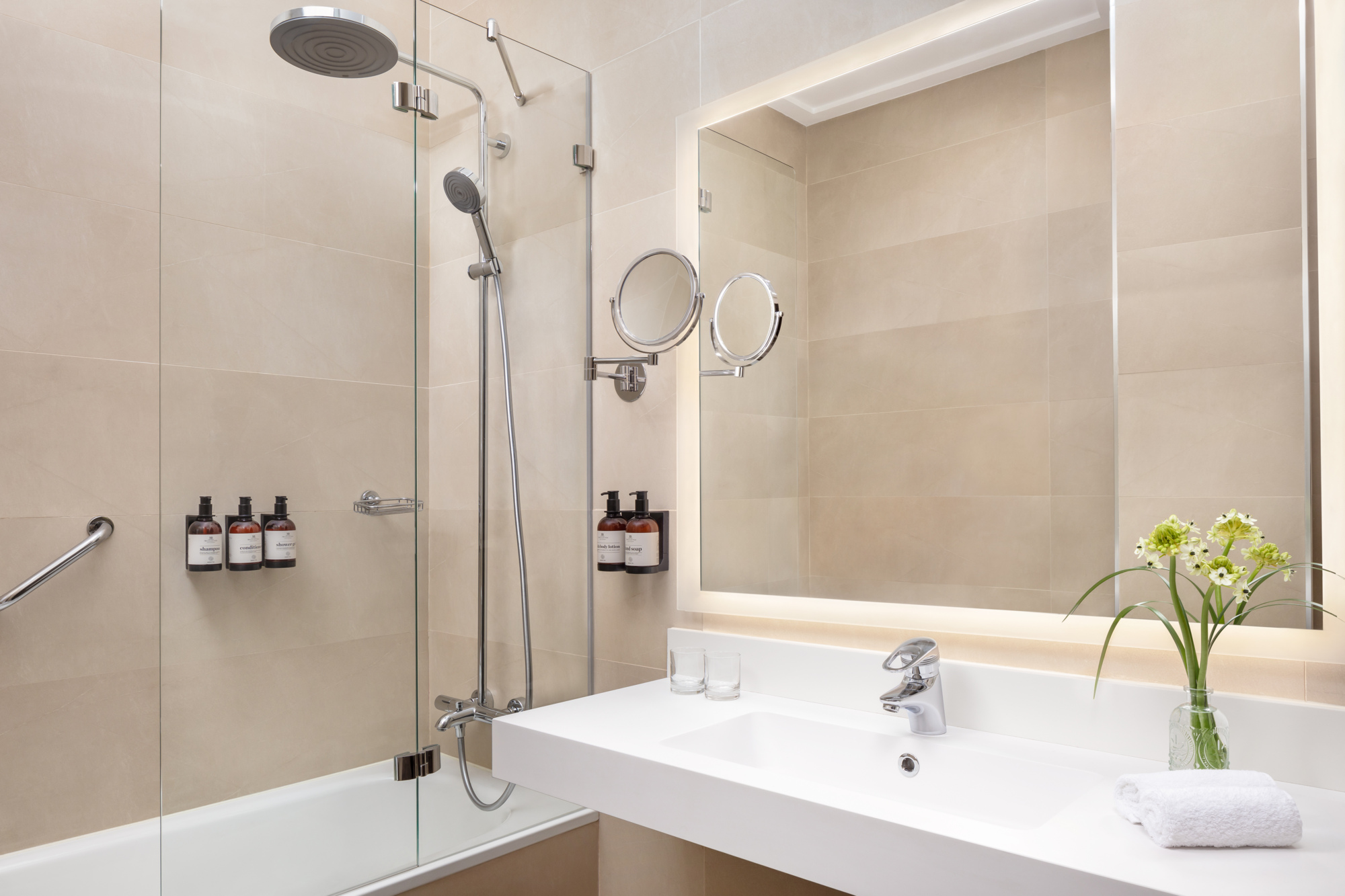 Photo - NH Collection Victoria