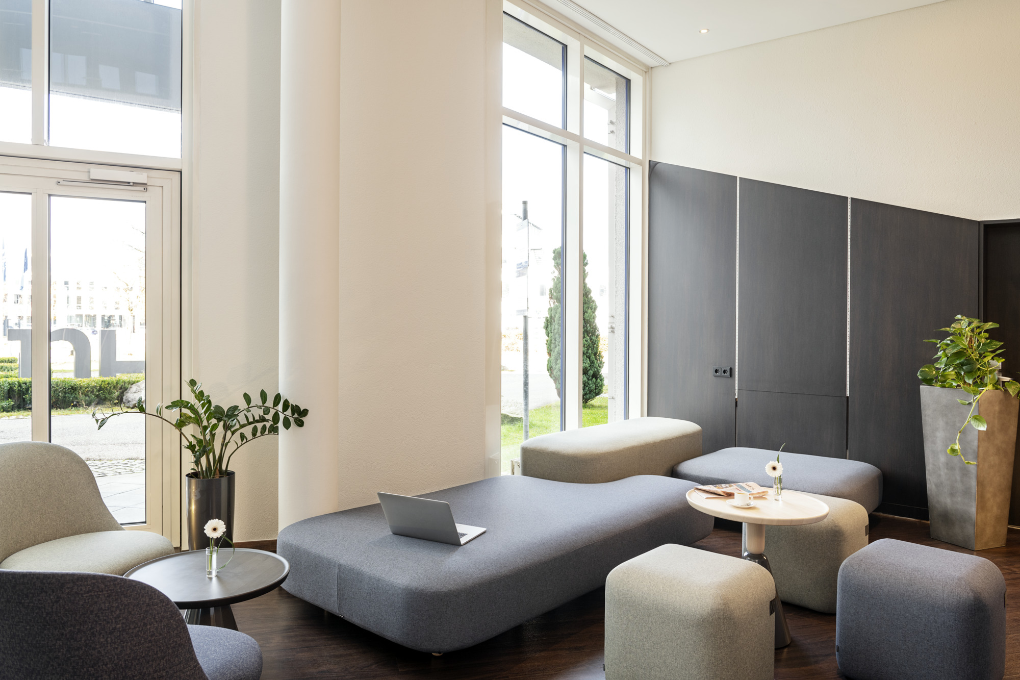 Nh Hotel München Airport Shuttle Service Parken www.nh-hotels.com