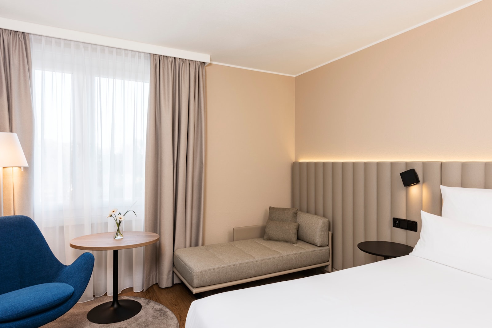 Nh Hotel München Airport Shuttle Service Parken www.nh-hotels.com