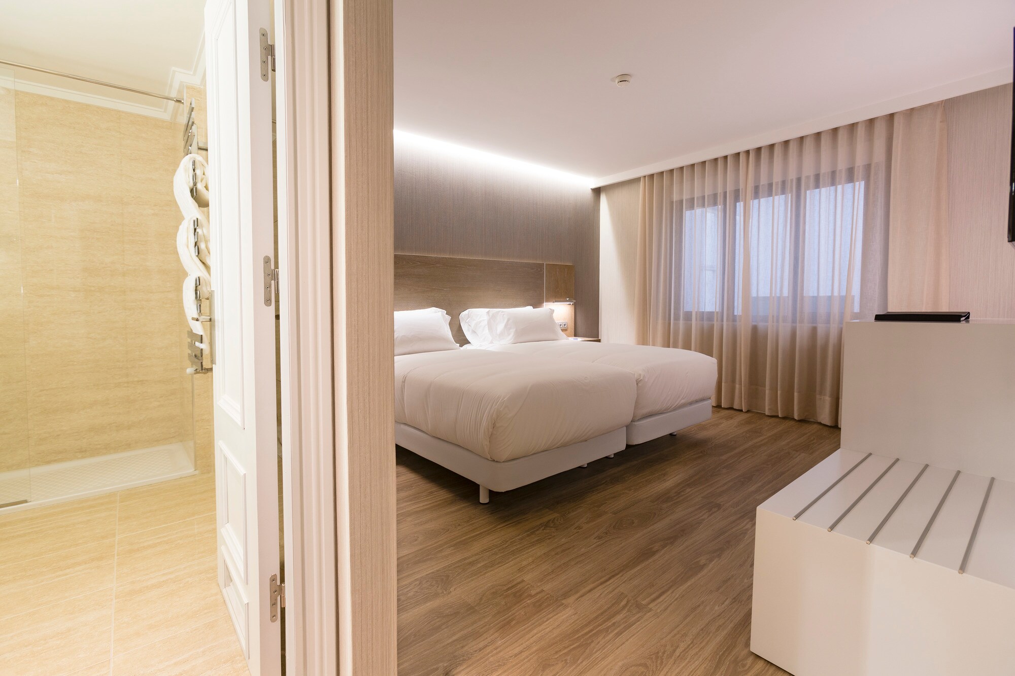 Room Camera Standard