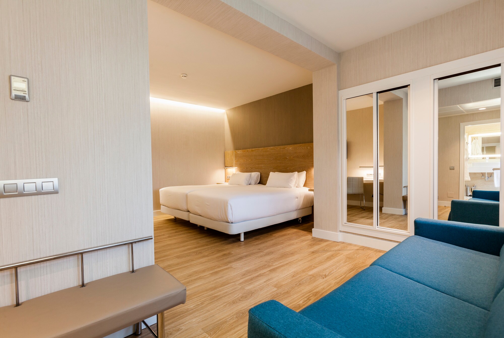 Room Camera Superior