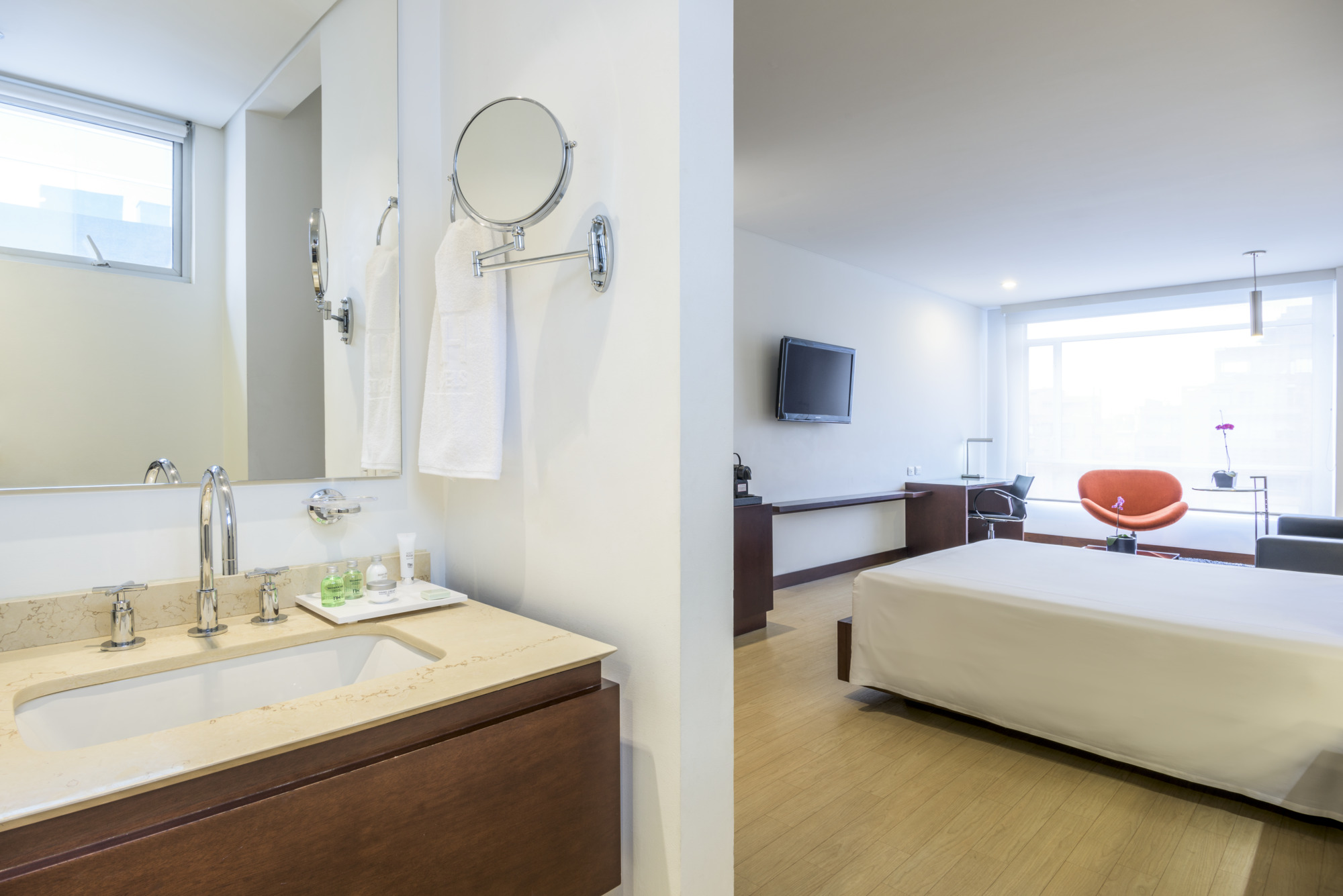 Photo - NH Bogota Urban 93 Royal