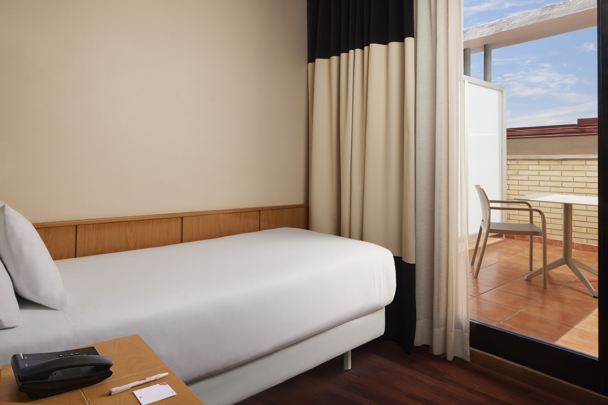 Photo - iStay by NH Ciudad de Valencia Hotel