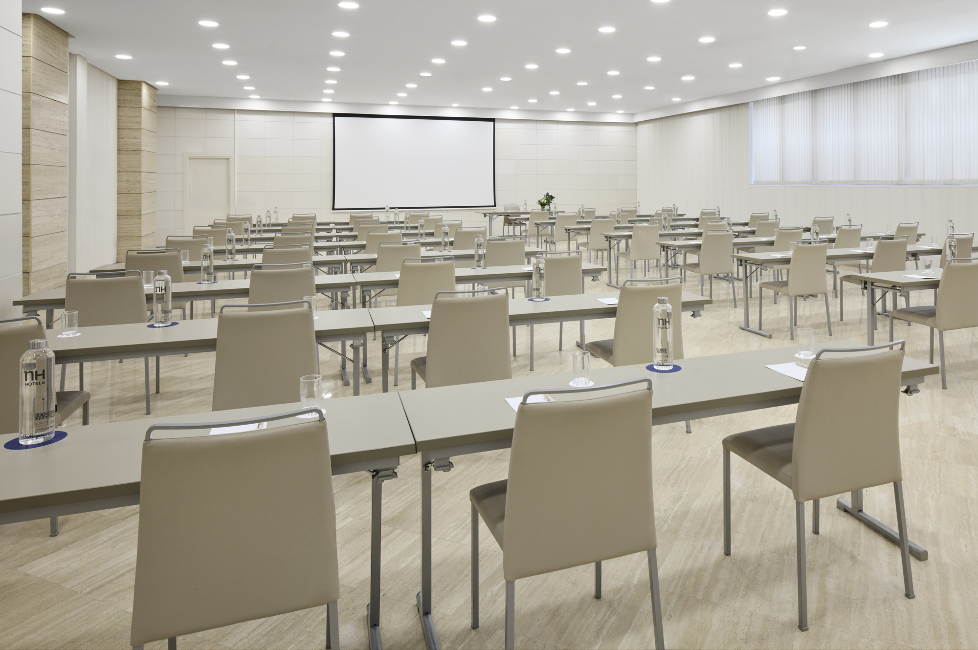 Foto - NH Barcelona Stadium