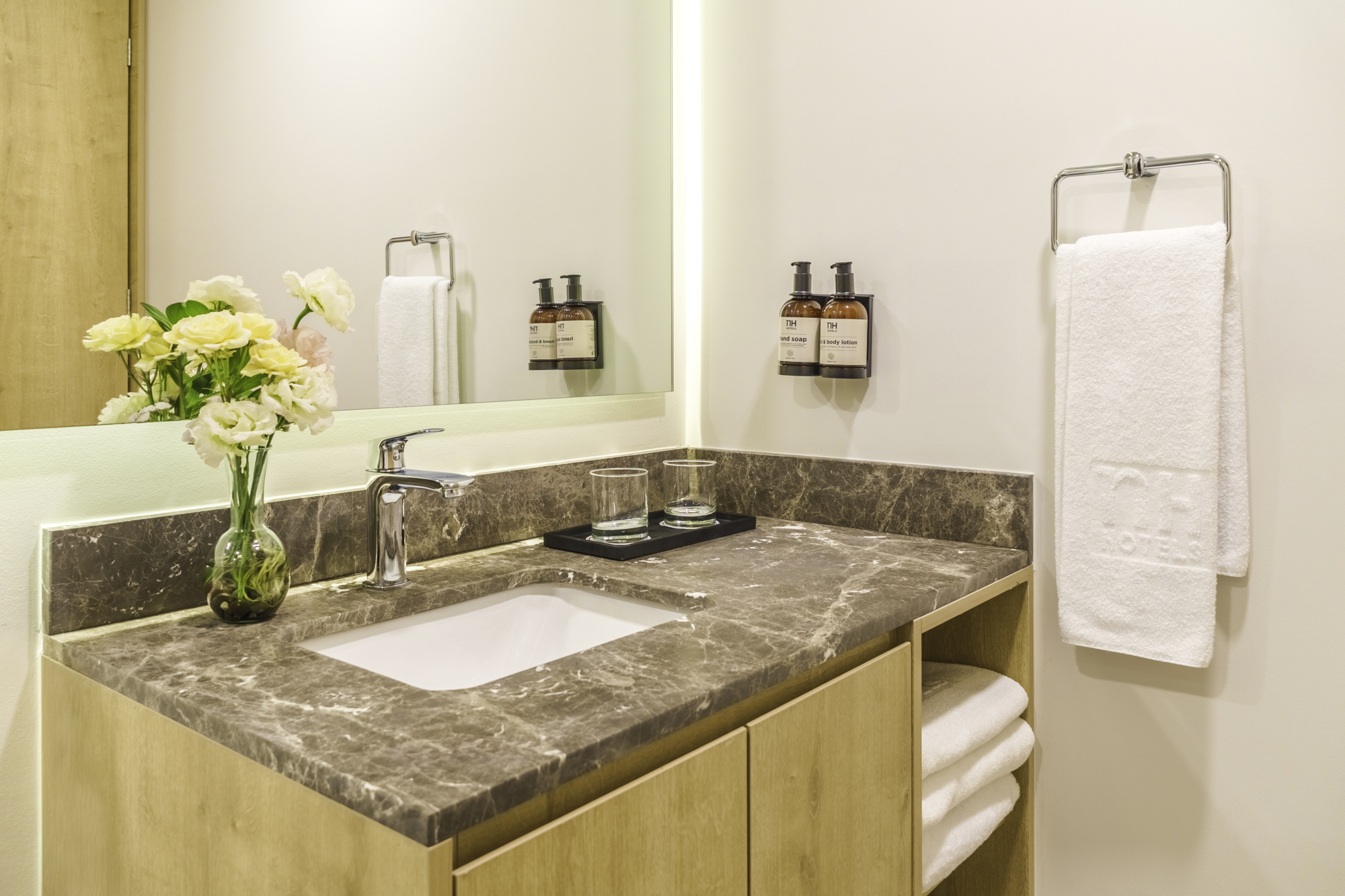 Photo - NH Guadalajara Studios