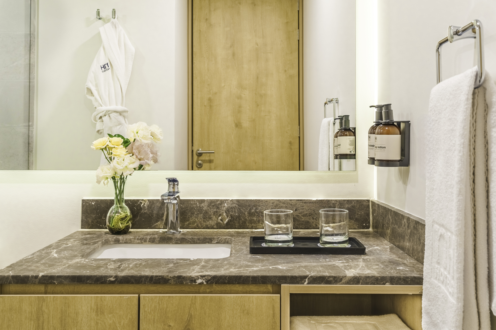 Photo - NH Guadalajara Studios