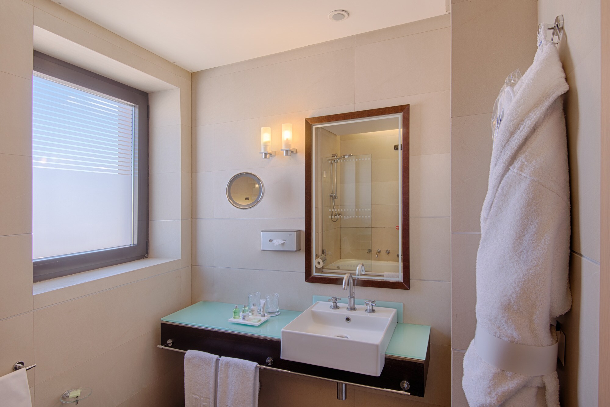 Room Family Adjoining