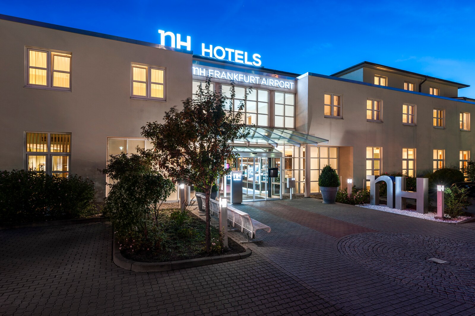 Hotels Frankfurt Flughafen Mit Parken Für Urlaubszeit www.nh-hotels.com