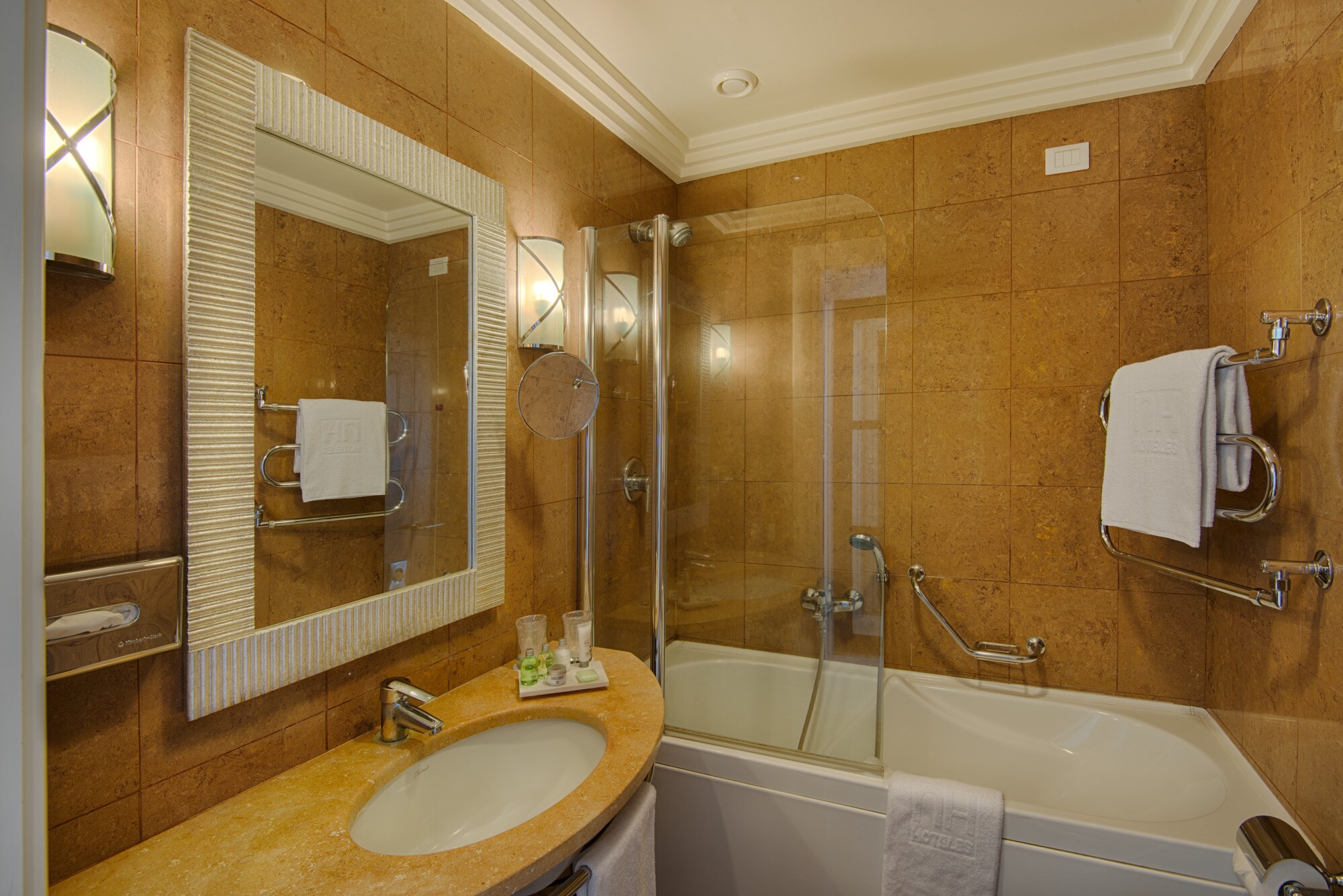 Room Family Adjoining