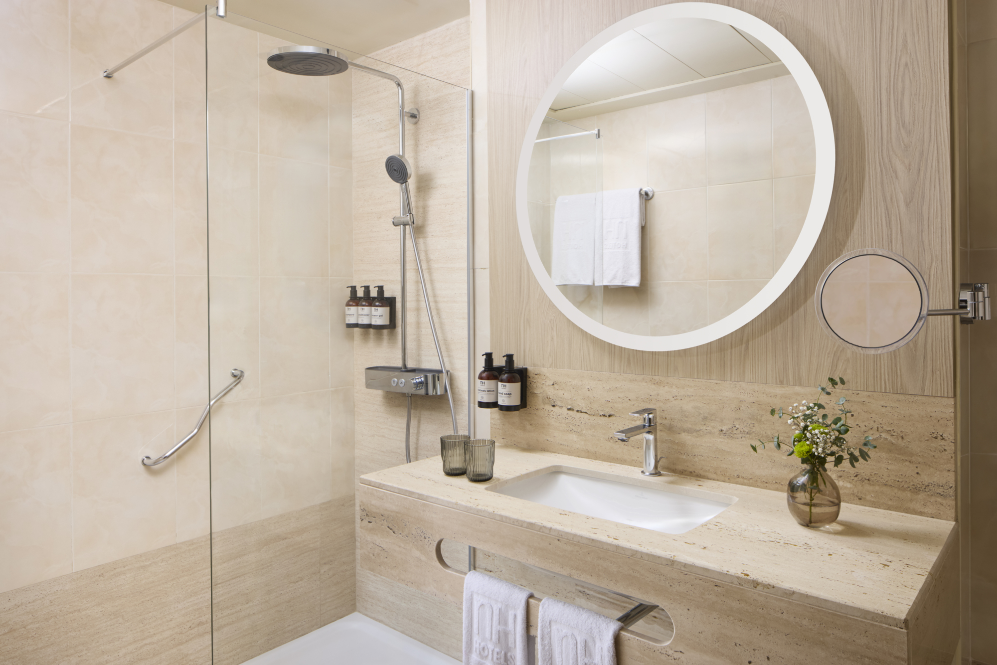 Photo - NH Valencia Center