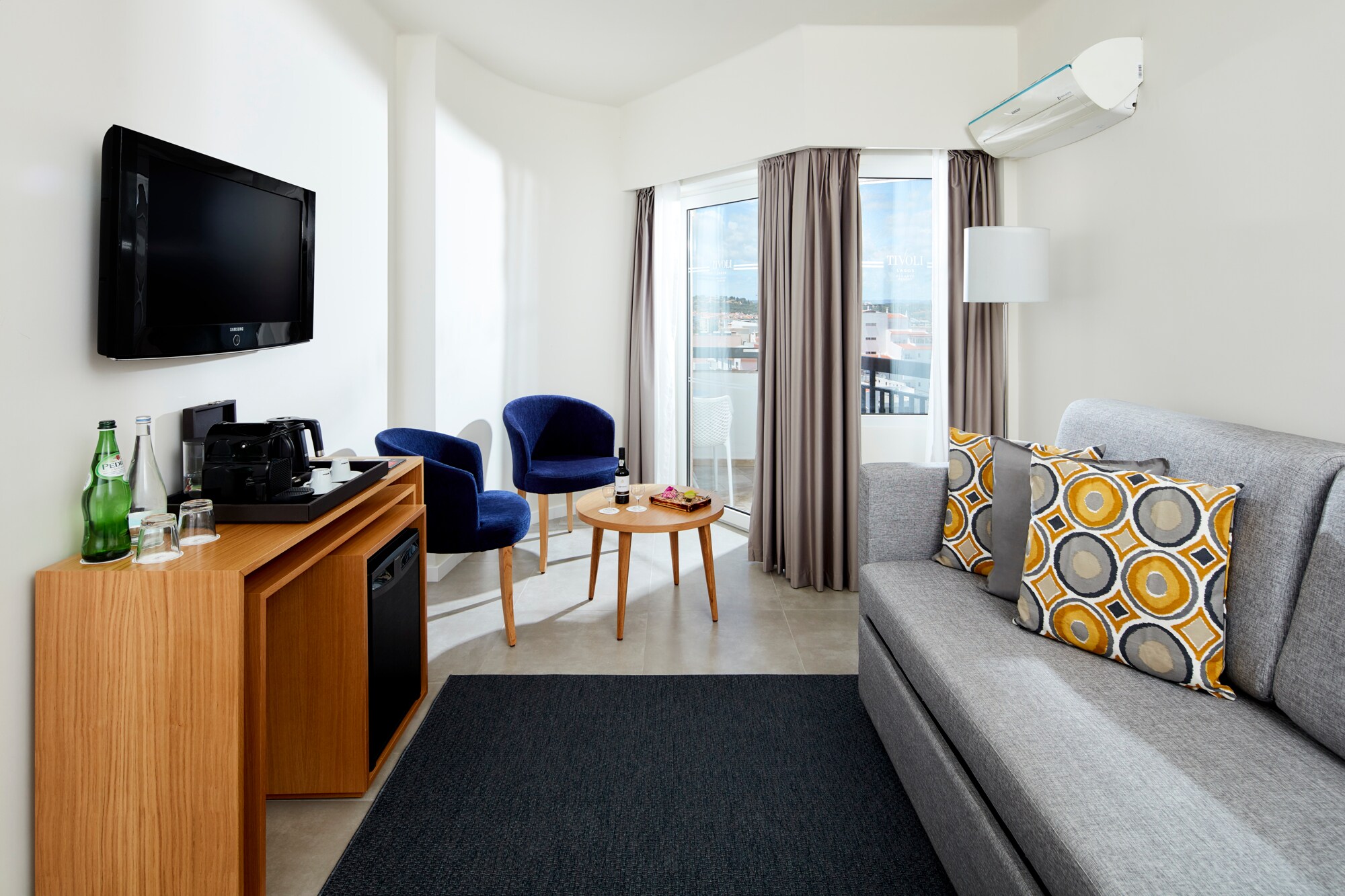 Room Quarto Familiar Deluxe com Vista para a Piscina