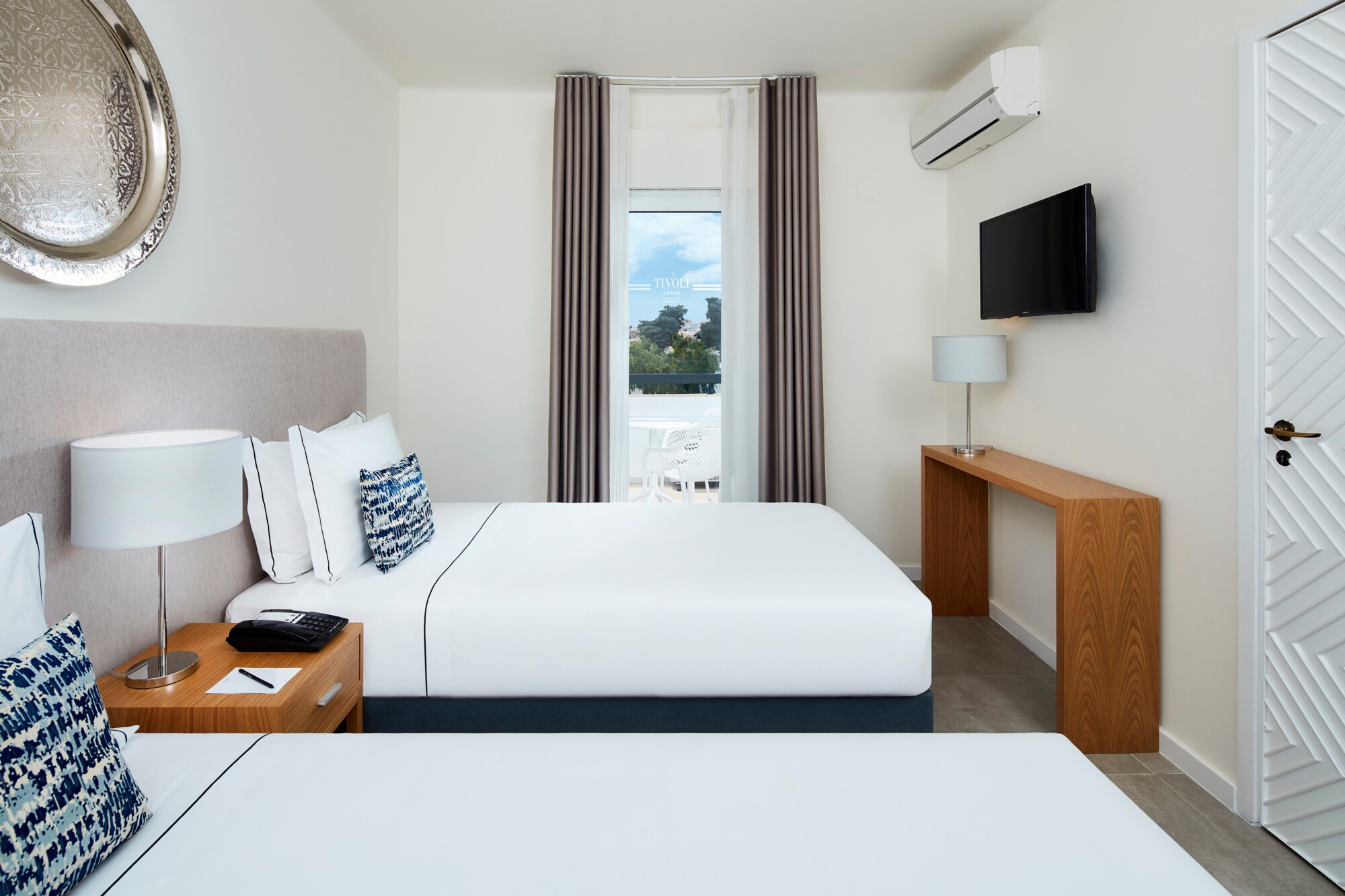 Room Quarto Familiar Deluxe com Vista para a Piscina