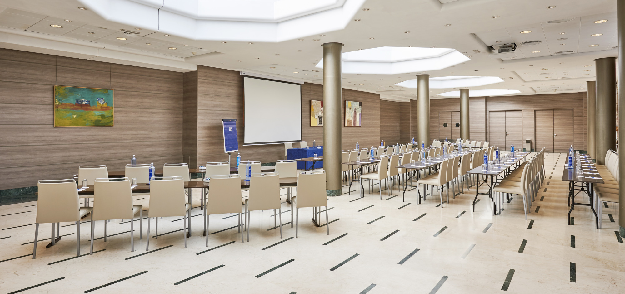 Photo - NH Valencia Center